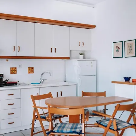 Dimitra's Sunset View Apartment